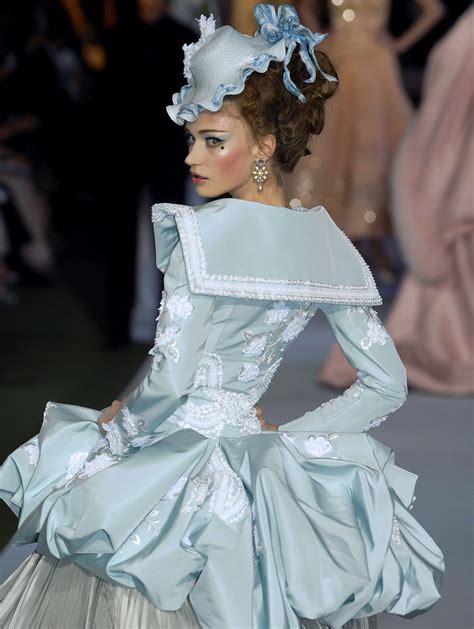 Watch the Christian Dior Haute Couture 